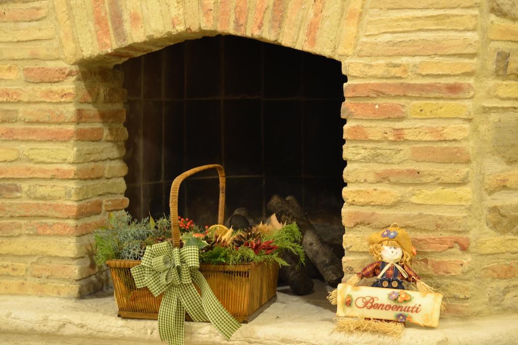 Bed and Breakfast A Casa Nostra Residenza Di Charme Candela Exterior foto