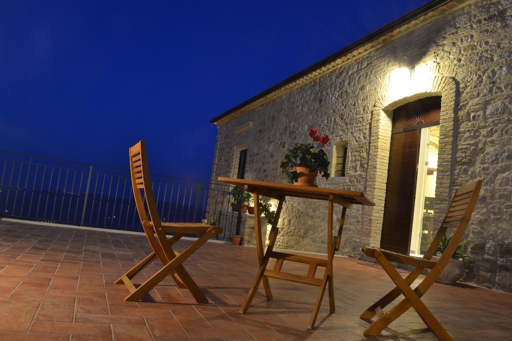 Bed and Breakfast A Casa Nostra Residenza Di Charme Candela Exterior foto